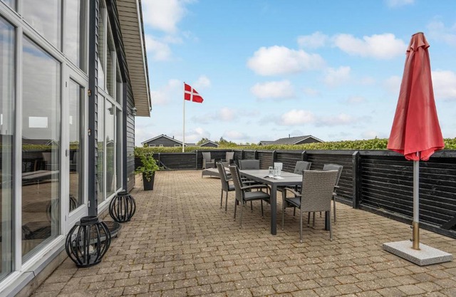 Gorgeous Home In Tarm With Wifi
