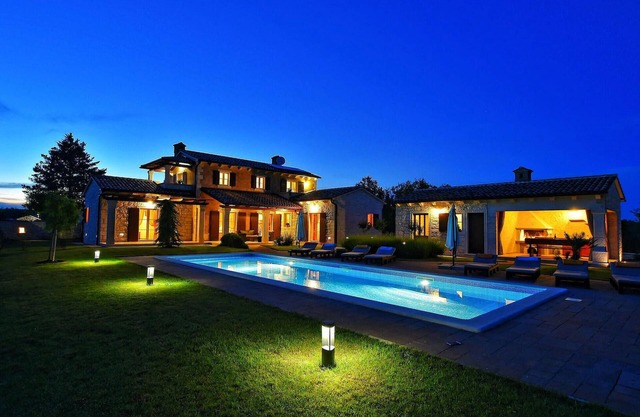 Preciosa casa en Tinjan