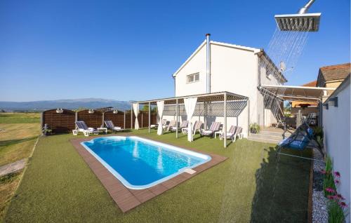 Gorgeous Home In Trilj