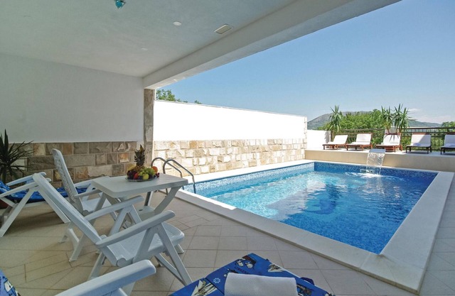Preciosa casa en Umcani