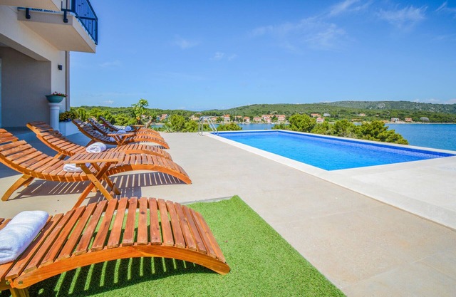 Preciosa casa en Veli Rat con WiFi
