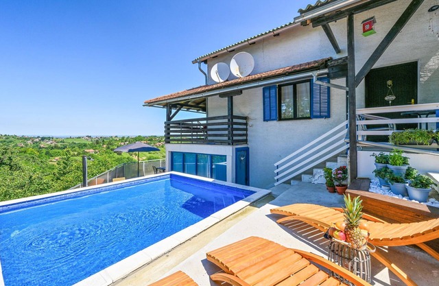 Preciosa casa en Vrtlinovec con sauna