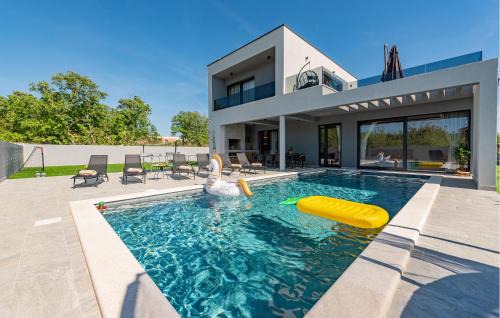 Gorgeous Home In Zadar
