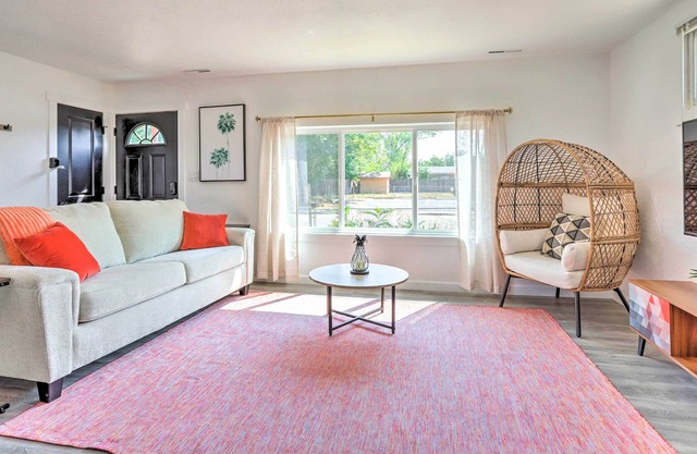 Gorgeous House ~ 8 Mi to Downtown Denver!