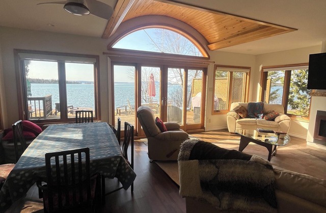 Gorgeous house on Lake Superior Beach. Sleeps 6 adults and 2 children