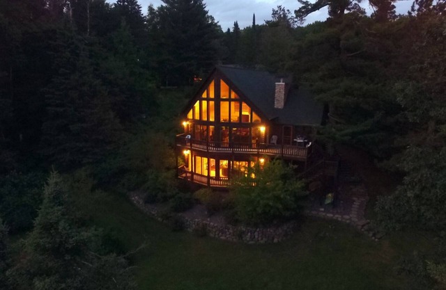 Hermosa casa de lago en Lac Courte Oreilles, lago más fino de Hayward