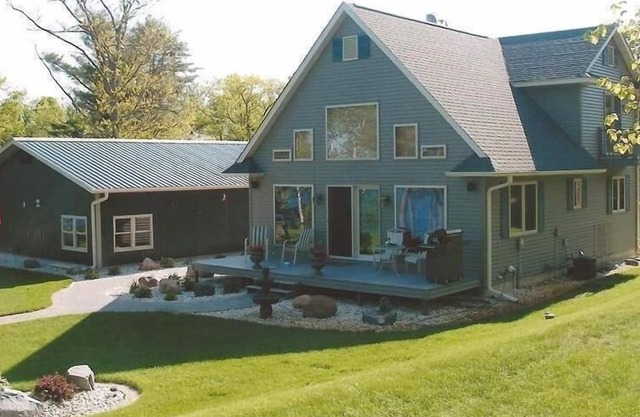 Preciosa casa en el lago con pontón de lujo disponible