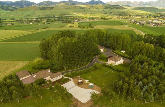 Hermosa ubicación, muchas actividades al aire libre, capacidad para 52 en camas + Camping