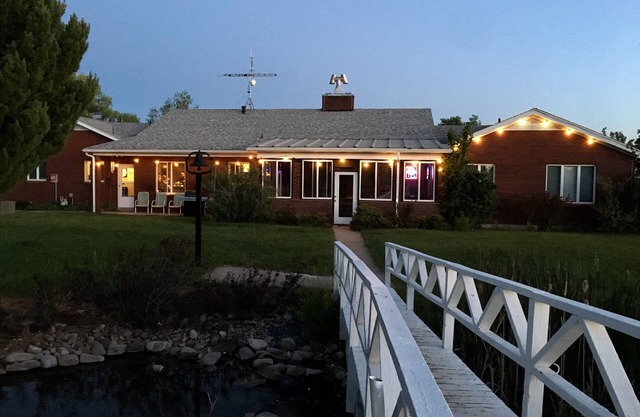 Gorgeous Lodge 80 Acres Ranch estanque Vistas Cerca de los parques nacionales Ski Lake WiFi