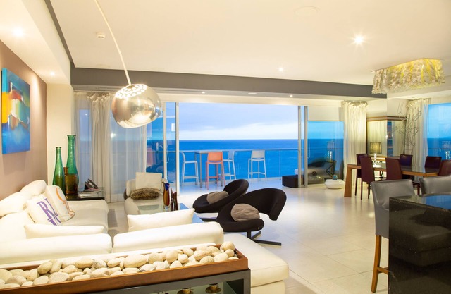 💚🤍 ❤️ Gorgeous Luxury Condo Peninsula 💚🤍 ❤️