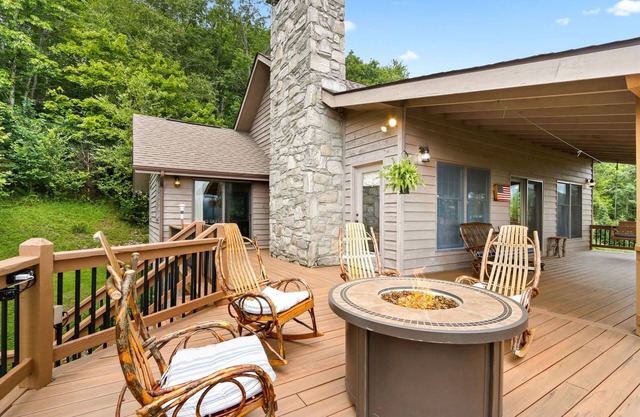 Gorgeous Mountain Cabin in Banner Elk