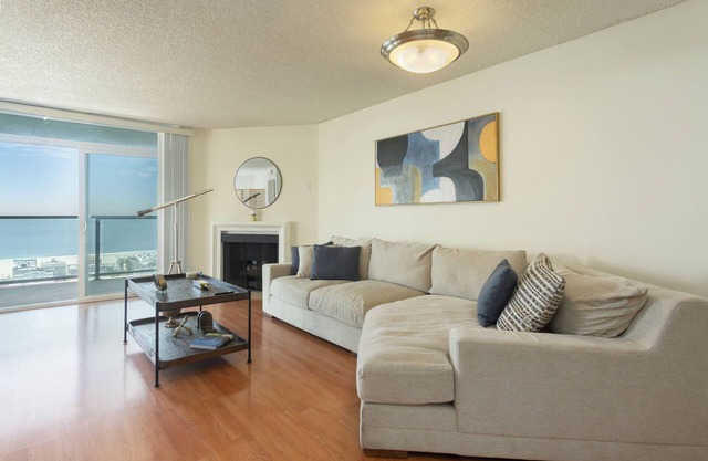 Gorgeous Ocean View Apartment