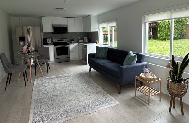 Gorgeous one bedroom and pet friendly home away from home.