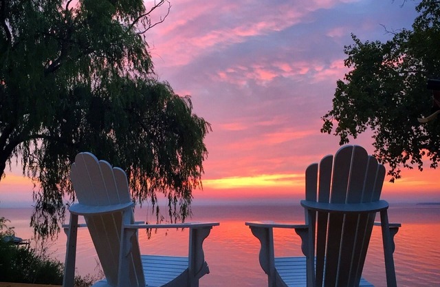 Gorgeous Private Beach on West GT Bay!