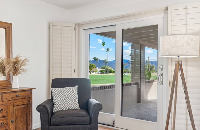 Gorgeous remodel in Rio Verde AZ with GOLF, VIEWS, golf cart and GREAT WIFI