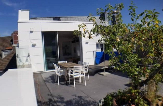 Fantastic apartment above the roofs of Deutz