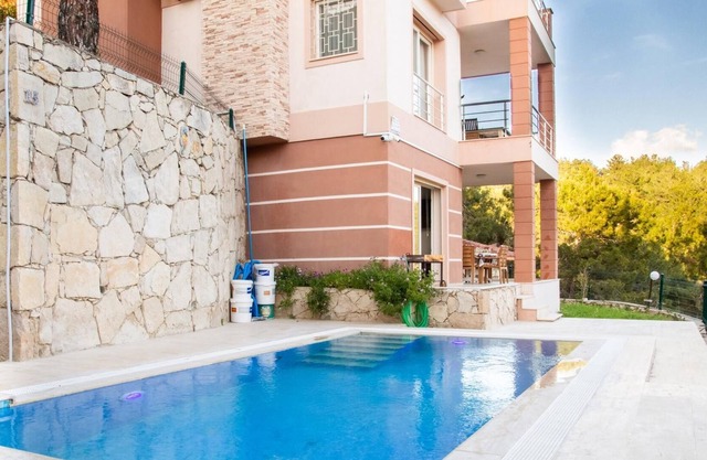 Gorgeous Separate Villa with Pool in Kusadasi