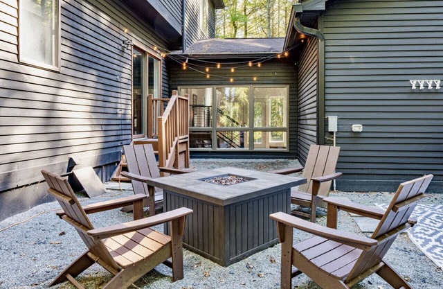 Gorgeous Spacious House w/ Hot Tub in Glen Spey