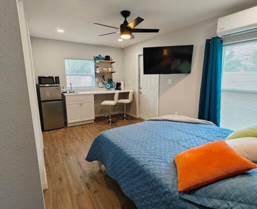 Gorgeous suite central location