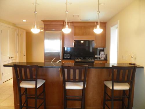 Gorgeous Suite on East Grand Traverse Bay
