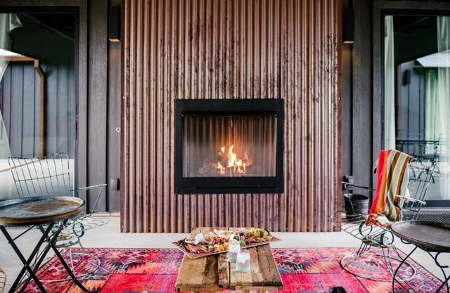 Eclectic | 5 Min. To Round Top | Fireplace | Cricket Farms
