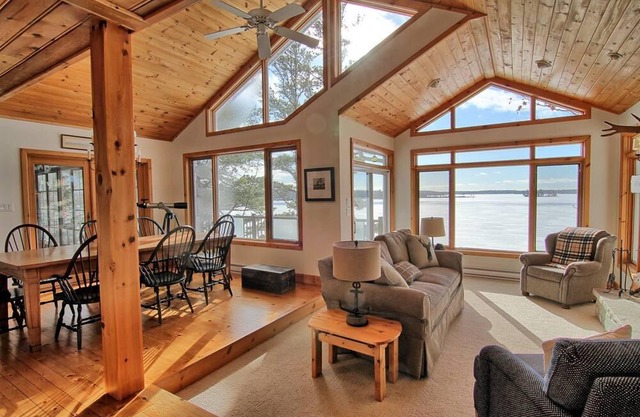 Magníficas puestas de sol en la costa del lago Muskoka, a 5 minutos de Bracebridge