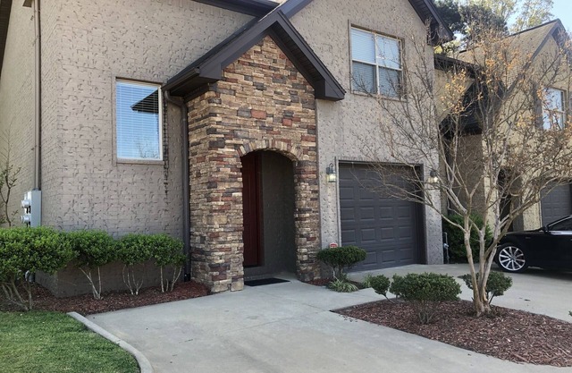 Gorgeous Townhouse West Little Rock