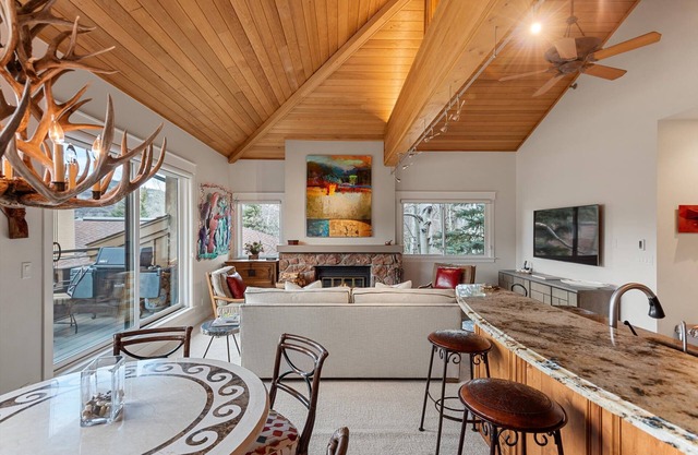 Great location, Gorgeous View- Renovated- New Rental