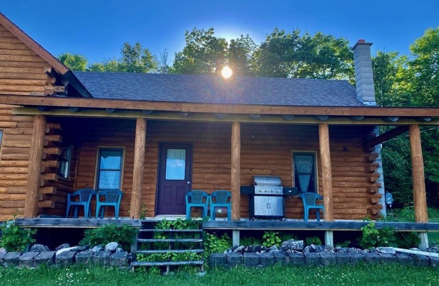 Gorgeous Views of Garden Golf Course from this Rustic Log Cottage - Golf, Fish, Hunt, Hike, Bike Central U.P. 1 HR to Pictured Rocks.