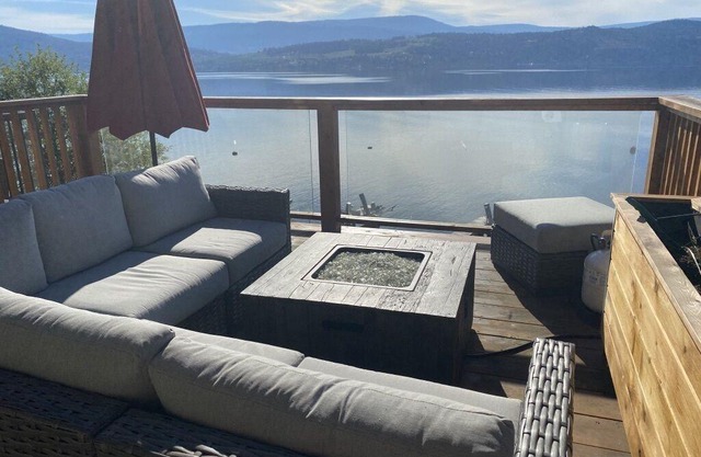 Gorgeous Waterfront cottage in sunny West Kelowna on Okanagan lake