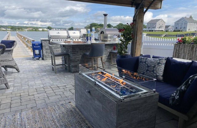 SALE! Last minute opening! On premium Waterfront Home With A Boat Dock.