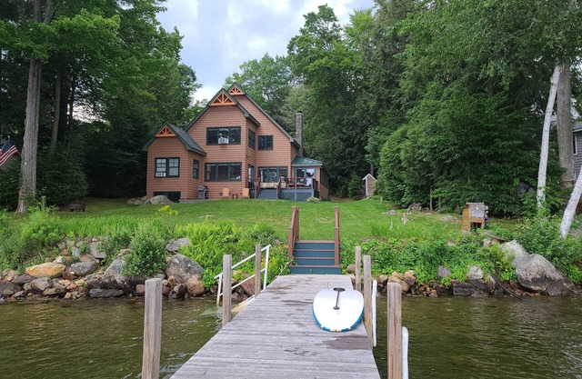 Gorgeous Waterfront with Dock & Mountain Views on Winnisquam - Sleeps 12