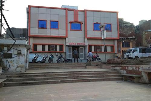 Goroomgo Agra Hotel Mathura Near Yamuna River