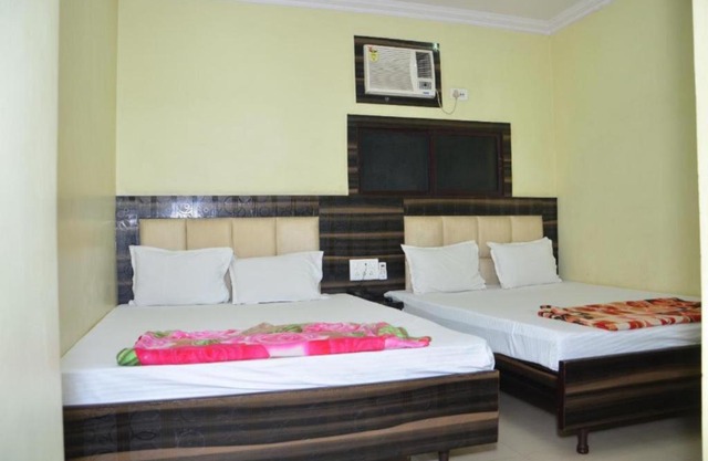 Goroomgo Dev Guest House Howrah, Kolkata