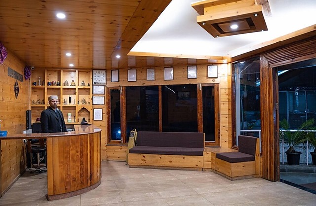 Goroomgo Hotel Conifer Manali