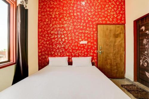 Goroomgo Hotel M J Agra Near Taj Mahal 950m