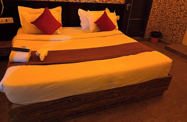 Goroomgo Hotel Park View Delhi