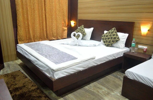 Goroomgo Imperial Jabalpur