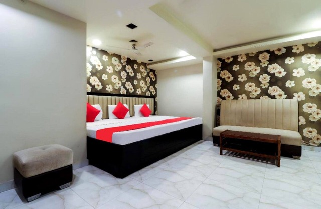 Goroomgo Kabir Charbagh Lucknow