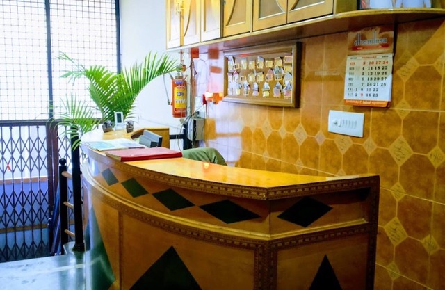 Goroomgo Kaveri Deluxe Lodge Bengaluru