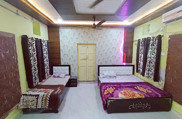 Goroomgo Laxmi Bhawan Mathura