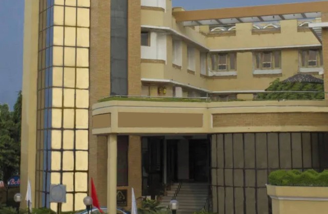 Goroomgo Pancham Continental Bareilly