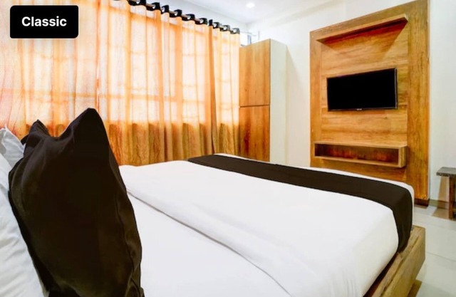 Goroomgo Riddhi Residency Varodra
