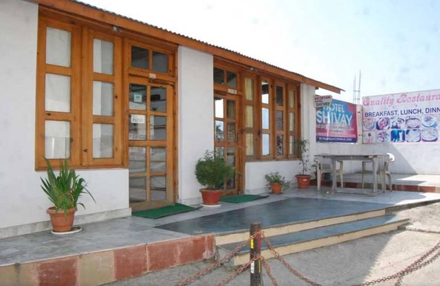 Goroomgo Hotel Shivay Kausani
