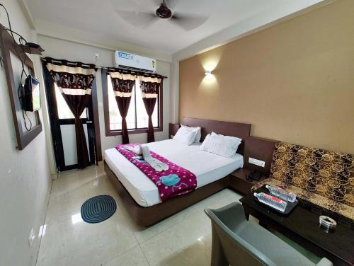 Goroomgo UK Palace Puri Near Sea Beach Sea View Room গোরুমগো ইউকে প্যালেস পুরী সমুদ্র সৈকতের কাছে - Luxury & Spacious Room - Near Temple with Prime Location wifi- Lift and Parking Facilities - Book Now