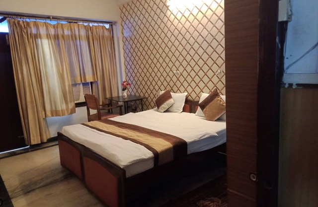 Goroomgo Woodstock Homestay