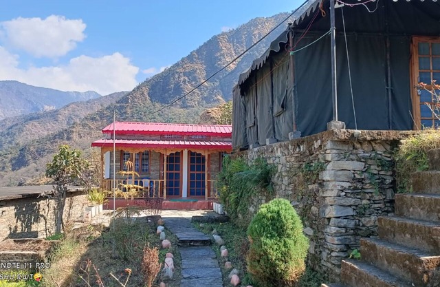 Gorooomgo Himalayan Hills Homestay
