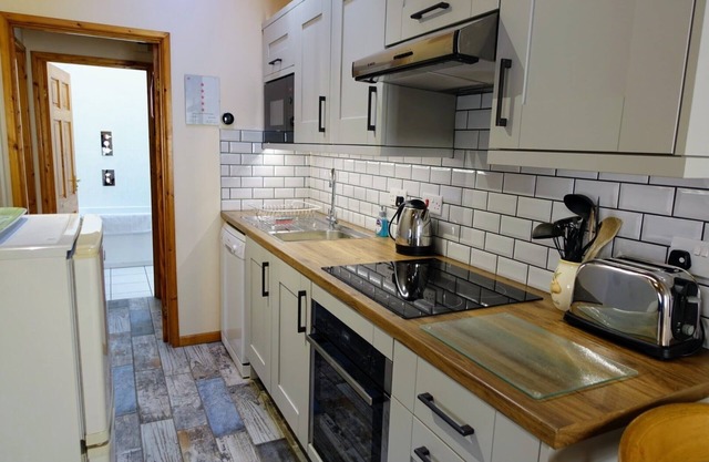 Gorse Cottage, two bedroom cottage, Cardigan Bay, West coast of Wales