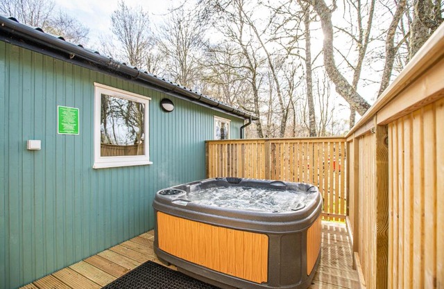 Gorse Lodge 9 with Hot Tub
