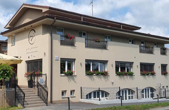 Gostilna s prenočišči Pri Janezu
